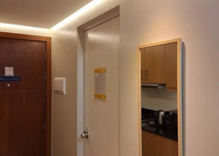 Apartment Staycation At Shell Residences In Moa Complex